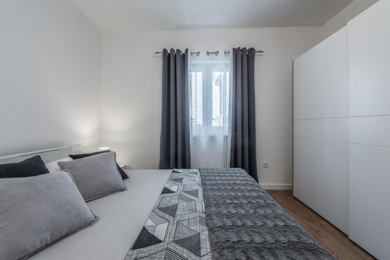 Holiday Home Bajlo Apartment With Three Bedrooms Zadar Exterior photo