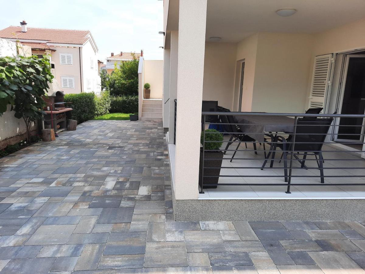 Holiday Home Bajlo Apartment With Three Bedrooms Zadar Exterior photo